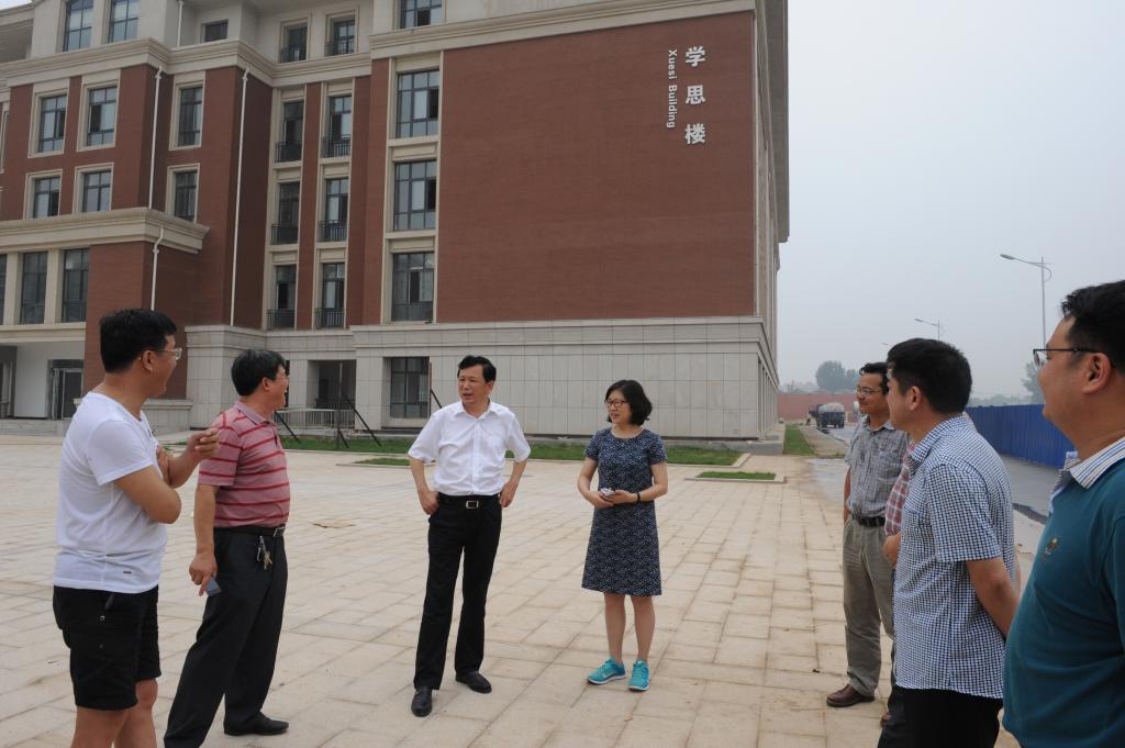 时任郑州市副市长张俊峰莅临bwin必赢指导工作